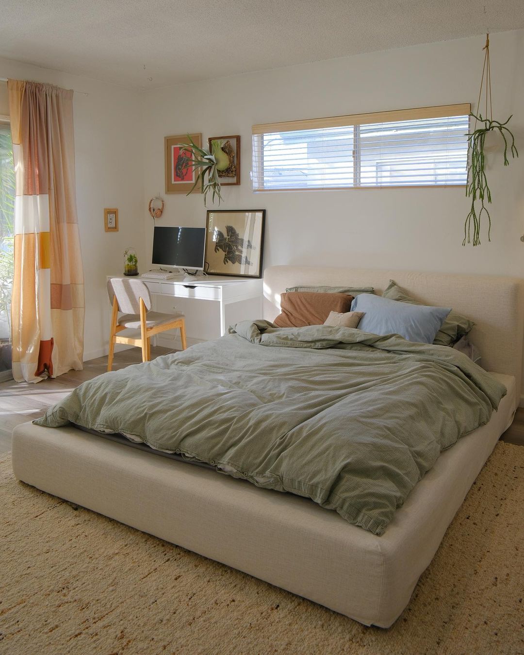 Castlery bed 2024